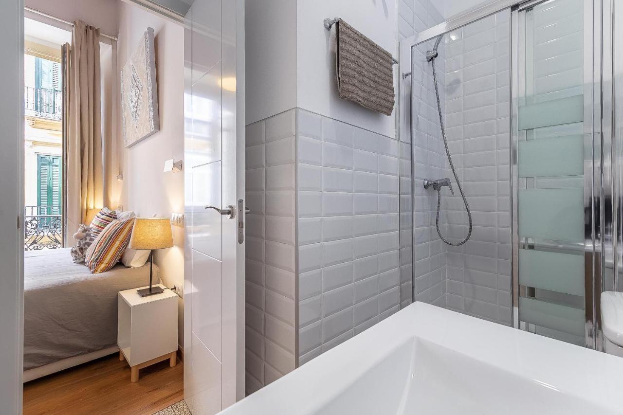 Deluxe Larios Malaga Center Apartment Bagian luar foto